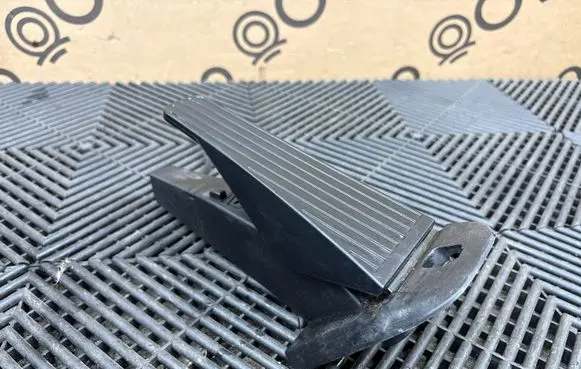 Volvo XC90 Accelerator throttle pedal 31445780