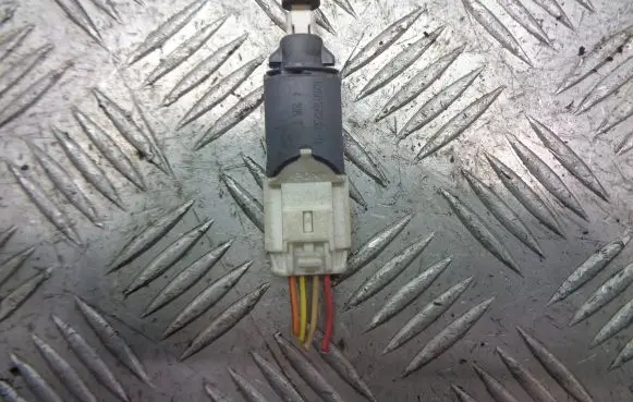 Renault Scenic II - Grand scenic II Brake pedal sensor switch 8200168238B
