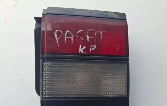 Volkswagen PASSAT B3 Tailgate rear/tail lights 357945107