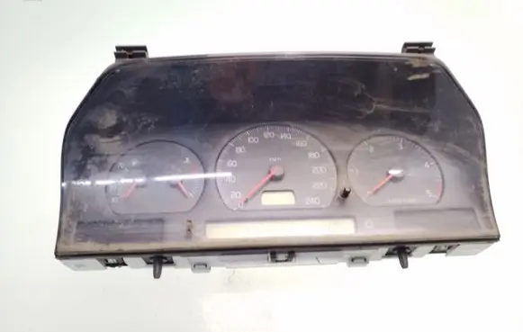 Volvo S70 V70 V70 XC Speedometer (instrument cluster) 9168386 69794700T 9168144