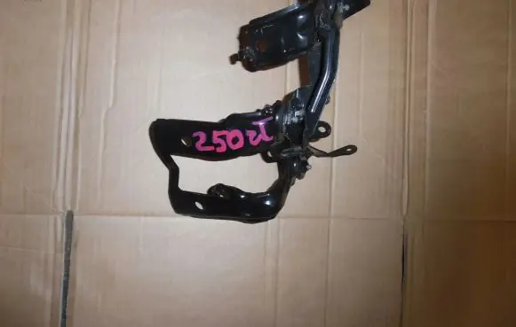 Renault Master III Power steering pump mounting bracket 