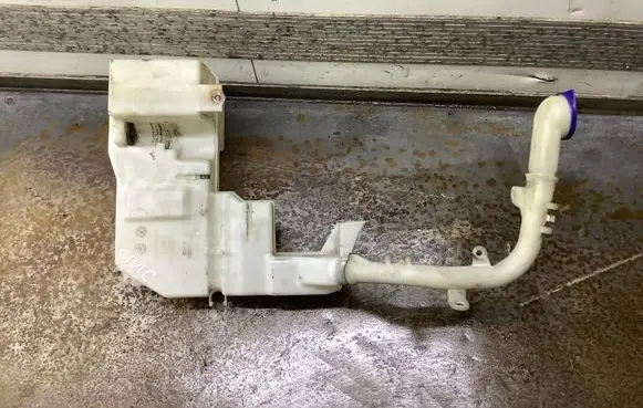 Honda Civic Windshield washer fluid reservoir/tank C22024