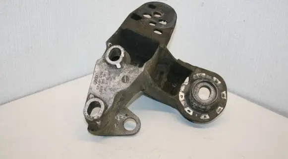 Audi A6 S6 C5 4B Engine mounting bracket 8E0199351F