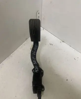 Peugeot 308 Accelerator throttle pedal 9681530380