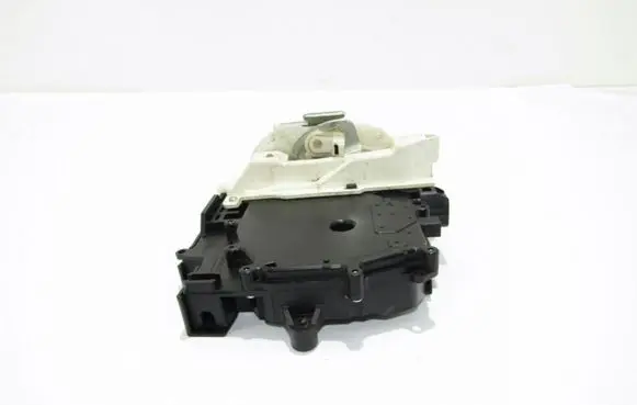 Peugeot 4007 Rear door lock