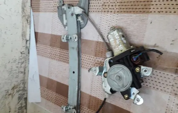 Nissan Murano Z50 Rear door window regulator with motor
