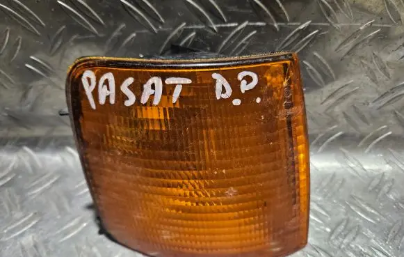 Volkswagen PASSAT B3 Front indicator light 357953050