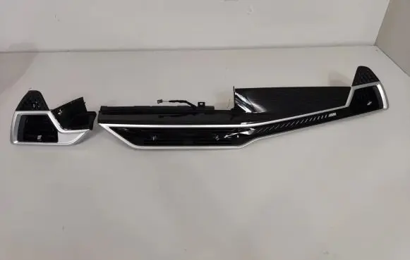 BMW X6M G06 F96 Dashboard glove box trim 9634830 9634826