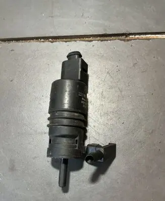 Mercedes-Benz E W211 Windscreen/windshield washer pump 2218690121 3028232