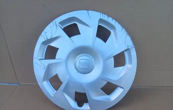 Seat Leon (5F) R14 wheel hub/cap/trim 1SL601147