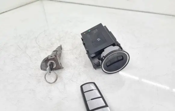 Volkswagen PASSAT B6 Ignition lock 3C0905843Q 3C0837167A 3C0837168A