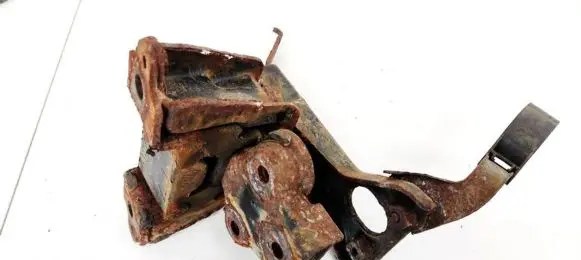 Toyota Aygo AB10 Engine mount bracket