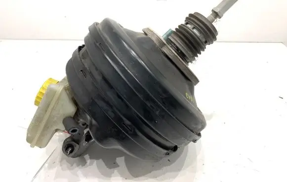 Volkswagen PASSAT B5.5 Brake booster 3B0614105A