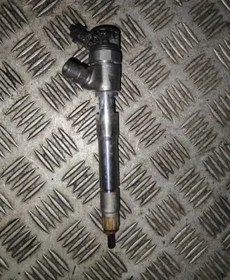 Renault Trafic III (X82) Fuel injector 0445110939