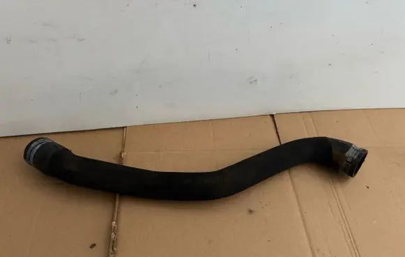Maserati GranTurismo Coolant pipe/hose 