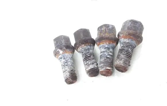 Opel Corsa D Nuts/bolts 