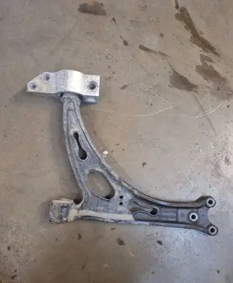 Volkswagen Touran I Front lower control arm/wishbone 1K0407153G