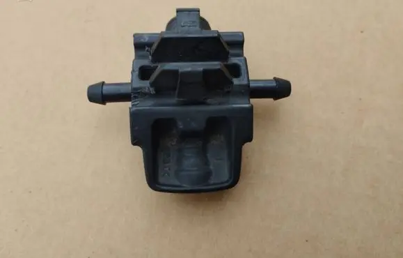 Infiniti EX Windshield washer spray nozzle 