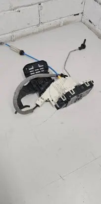 Mercedes-Benz B W246 W242 Front door lock A1667200135 FL01T338 040612