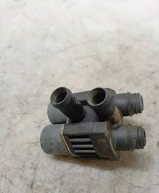 Mercedes-Benz E W210 Coolant heater control valve 0018307884 1147412115