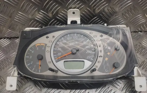 Nissan Almera Tino Speedometer (instrument cluster) BU071
