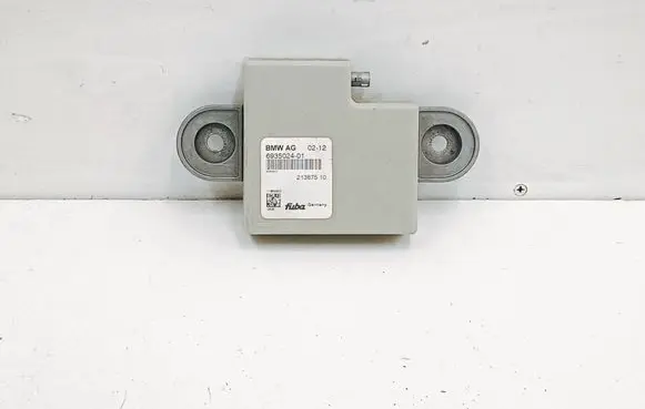 BMW 7 F01 F02 F03 F04 Aerial antenna amplifier 693502401 6935024