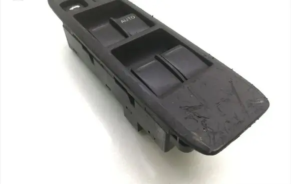 Nissan Primera Electric window control switch 25401-AV660 C8D-D701N