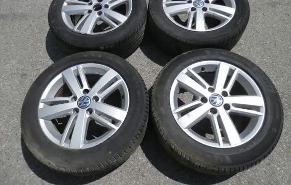 Volkswagen Jetta VI R16 alloy rim 5C0601025AB