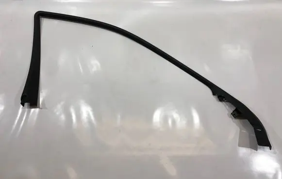 Mercedes-Benz C W203 Other front door trim element 2037250171