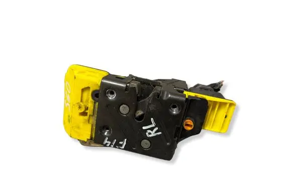 Volvo V70 Rear door lock 8650552