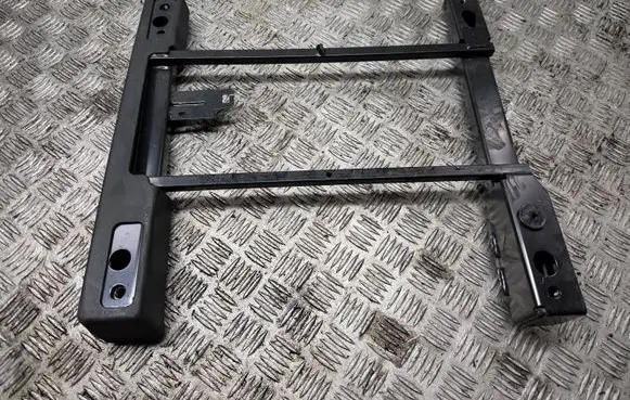 Opel Crossland X Front driver seat rail trim 39148594