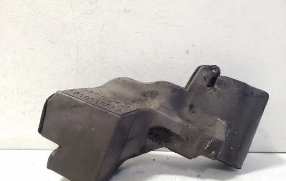 Jeep Cherokee Fender foam support/seal 68103106AA
