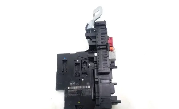 Mercedes-Benz CLS C218 X218 Fuse module A2129060205