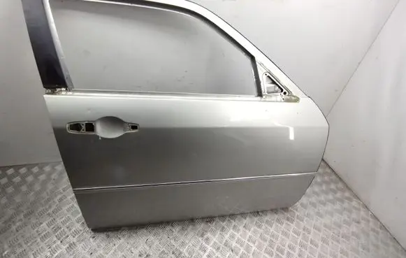 Chrysler 300 - 300C Front door