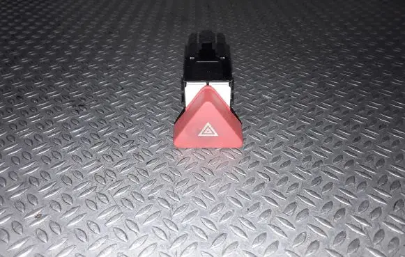 Volkswagen Tiguan Hazard light switch 5M0953509A