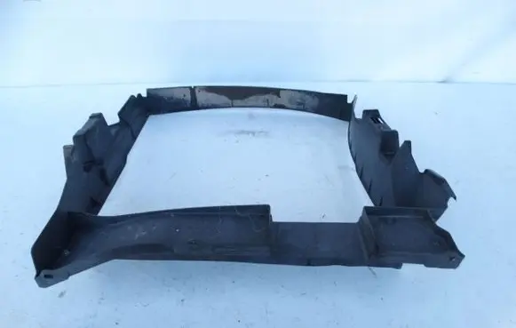 Dacia Duster Intercooler air guide/duct channel 215596391R