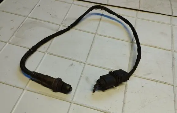 Volkswagen PASSAT B6 Lambda probe sensor 0281004042