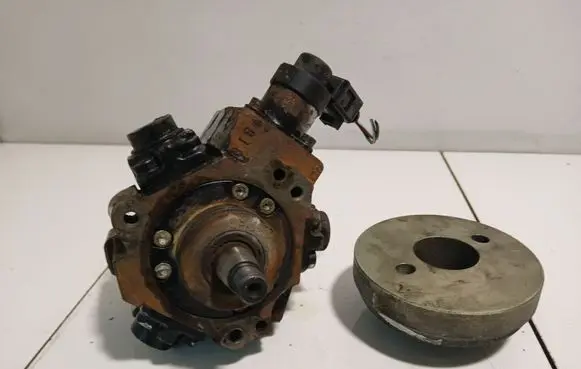 Audi Q7 4L Fuel injection high pressure pump 059130755S