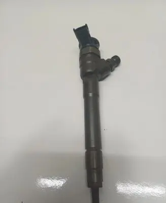 Nissan Qashqai Fuel injector 0445110414