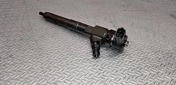Opel Insignia A Fuel injector 0445110327