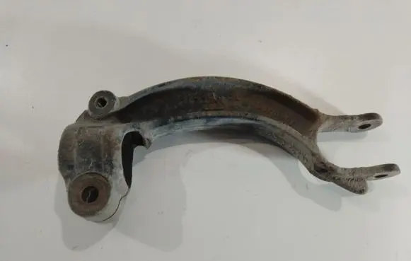 Audi A4 S4 B8 8K Lower shock absorber bracket 8K0413