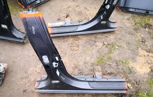 KIA Ceed Pillar (middle) 