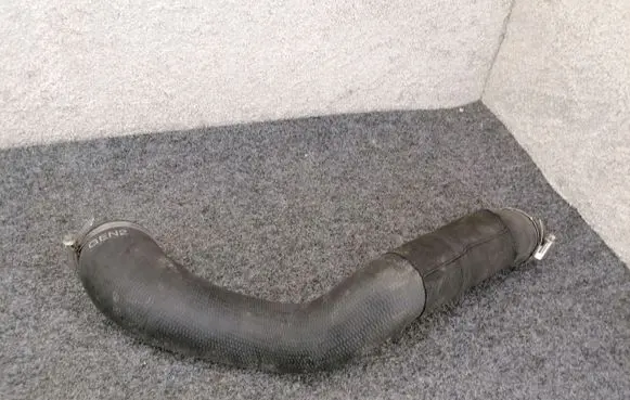 Land Rover Discovery 5 Intercooler hose/pipe