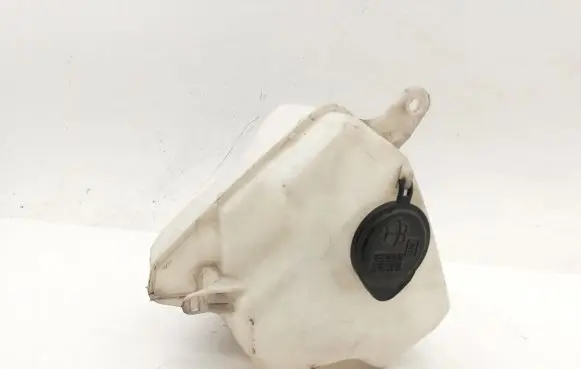 Toyota Prius (XW20) Windshield washer fluid reservoir/tank 060851145