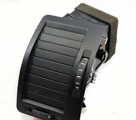 Skoda Octavia Mk2 (1Z) Dashboard side air vent grill/cover trim 1Z0819701