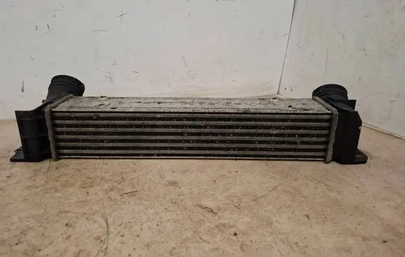 BMW 3 E90 E91 Intercooler radiator 3093796