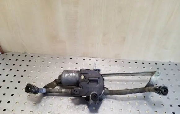 Front wiper linkage