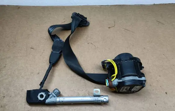 Volkswagen PASSAT B7 USA Front seatbelt 561857705D 6231141F1A 622673500A