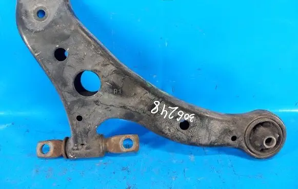 Toyota Camry Front lower control arm/wishbone 4806806150