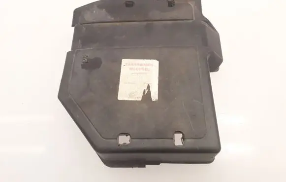 Renault Megane I Other engine bay part 7700865606